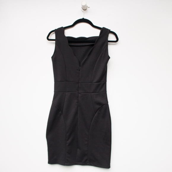 ✨ASDS Women | Black Scalloped Fitted Sheath Dress - Picture 5 of 7